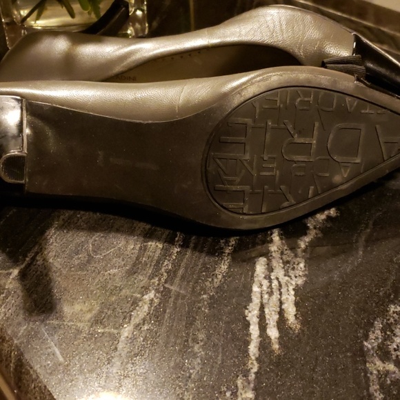 🎁Adrienne Vittadini black and grey pumps 2 1/2" - Picture 5 of 5
